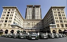 Das legendäre The Peninsula Hong Kong mit 14 neuen Rolls-Royce-Phantomen.